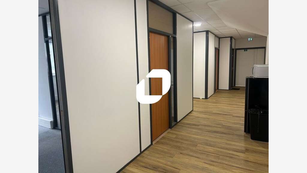 A louer Bureaux 163m² Carrieres sur seine
