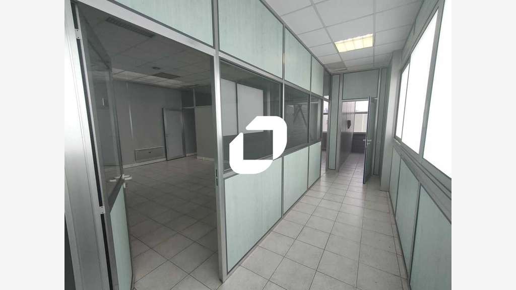 A louer Bureaux 112m² Carrieres sur seine