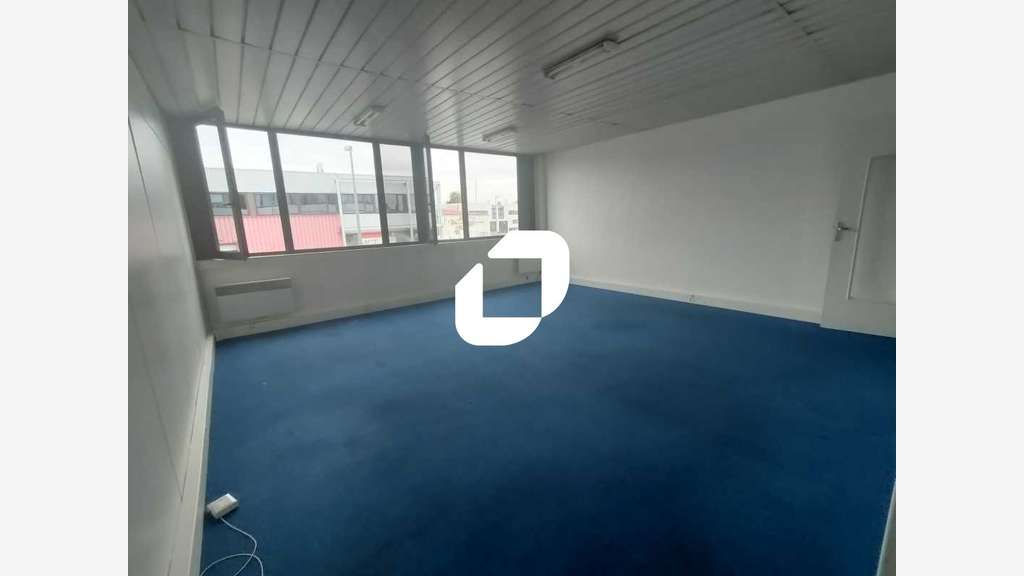 A louer Bureaux 112m² Carrieres sur seine