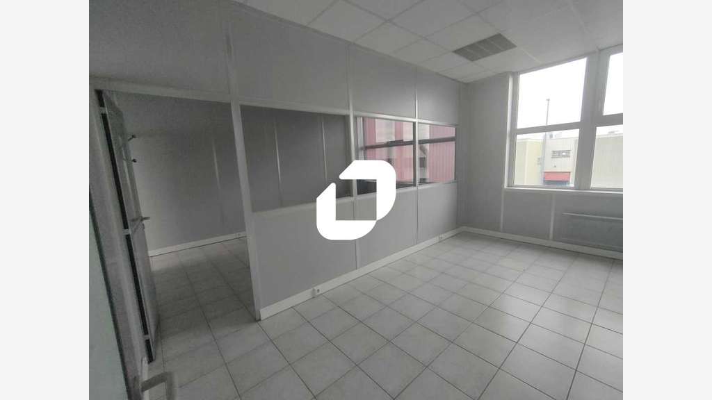 A louer Bureaux 112m² Carrieres sur seine