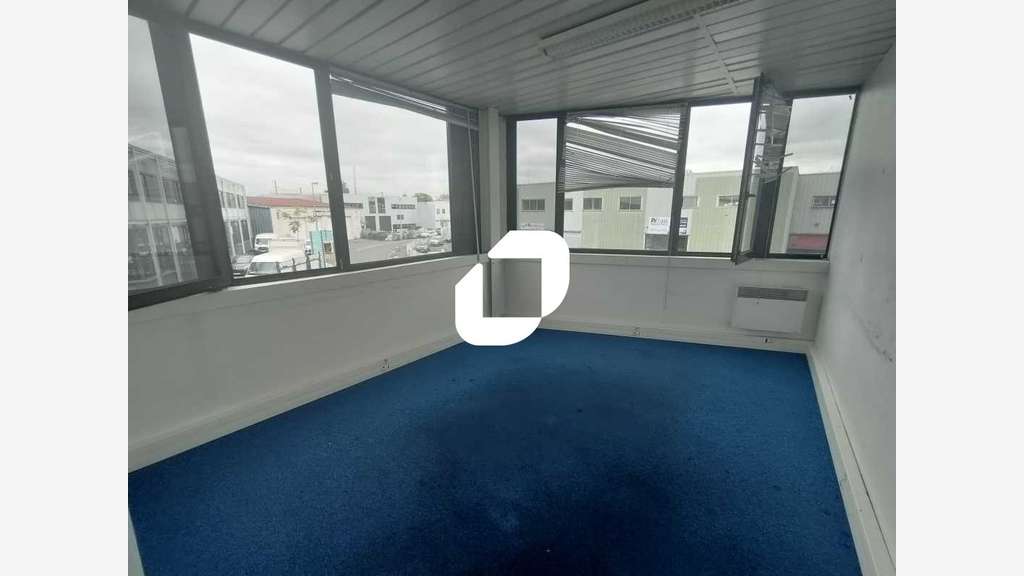 A louer Bureaux 195m² Carrieres sur seine