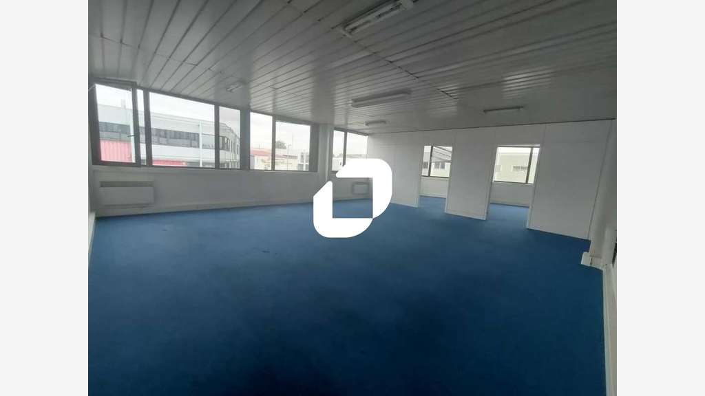 A louer Bureaux 195m² Carrieres sur seine