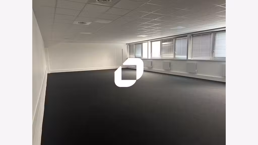 A louer Bureaux 185m² Carrieres sur seine