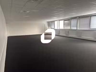 A louer Bureaux 185m² Carrieres sur seine
