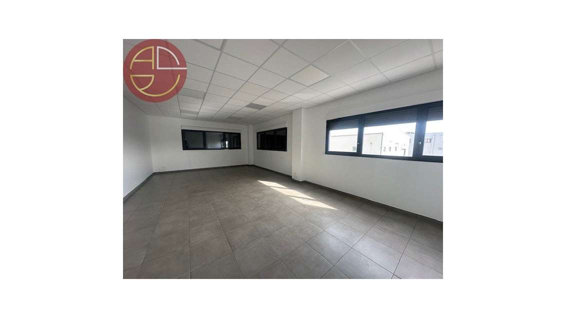 Location bureaux 77m² à Castanet Tolosan