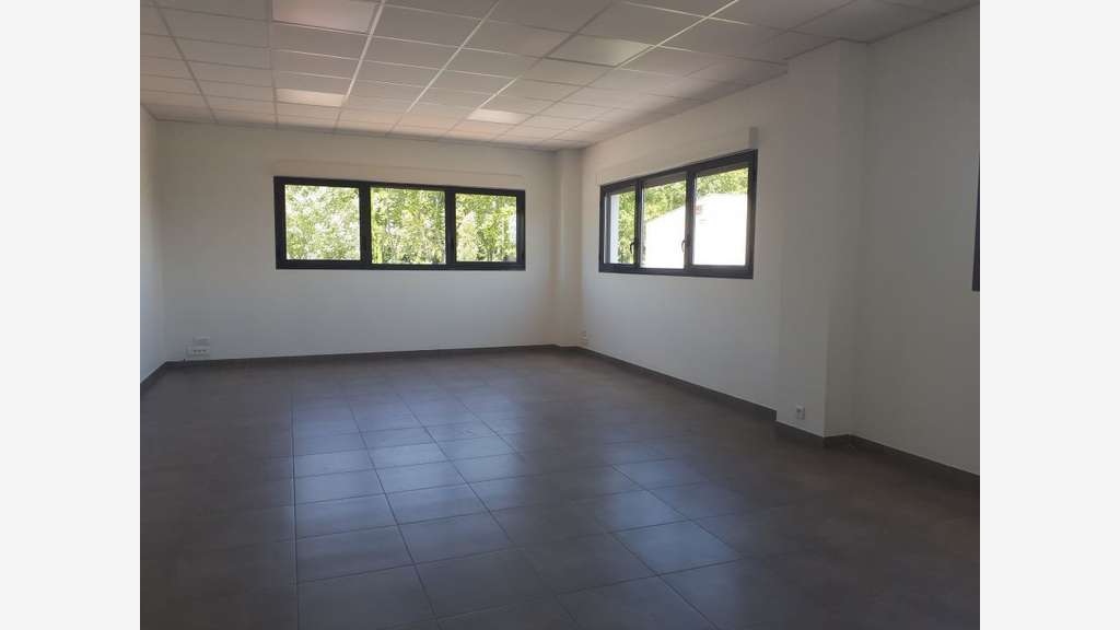 Location bureaux 77m² à Castanet Tolosan