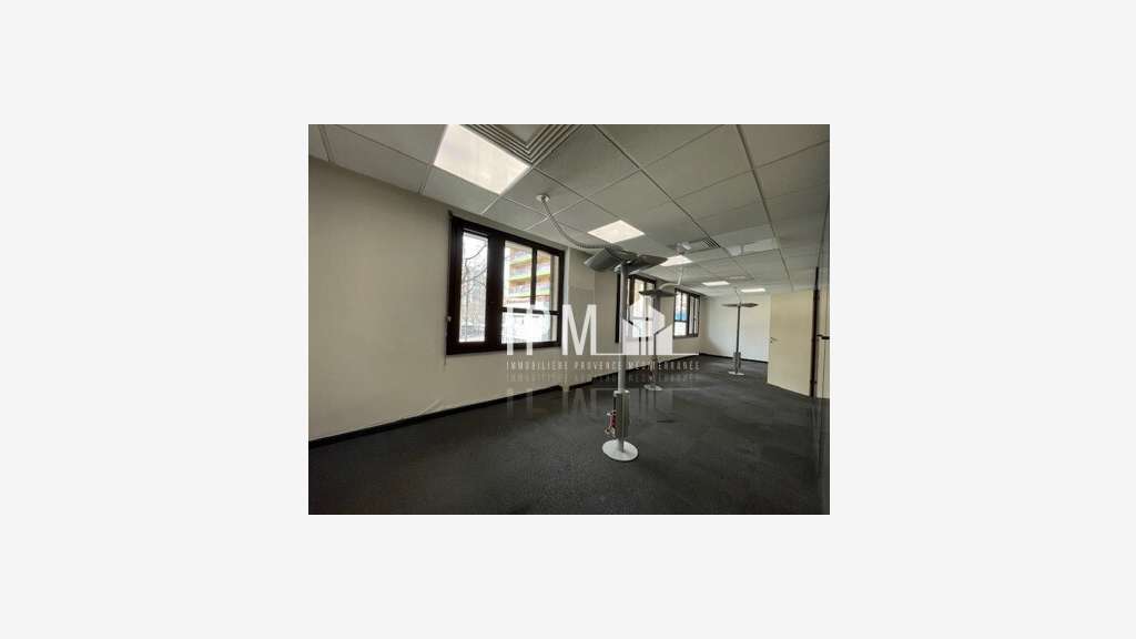 Bureaux 570m² à louer Castellane 13006