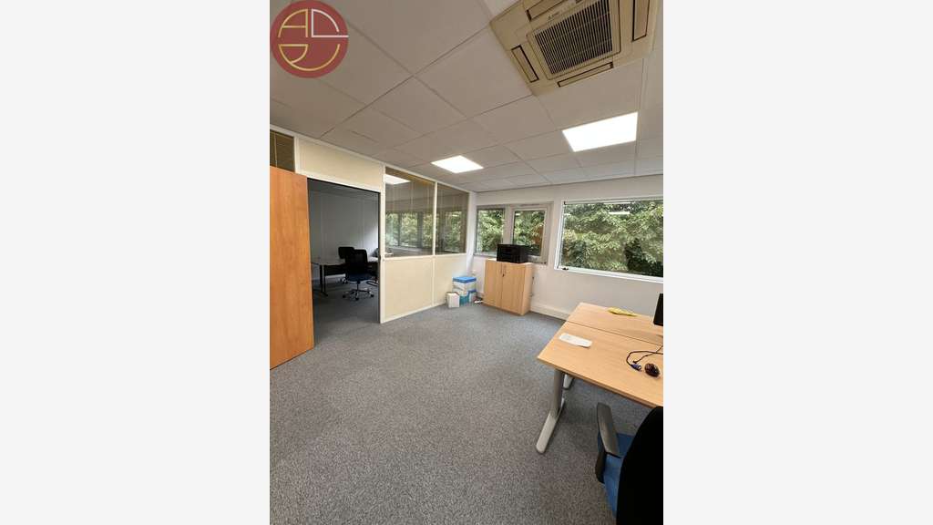 A louer bureaux 150m² Zone Eurocentre