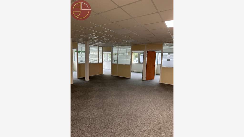 A louer bureaux 150m² Zone Eurocentre