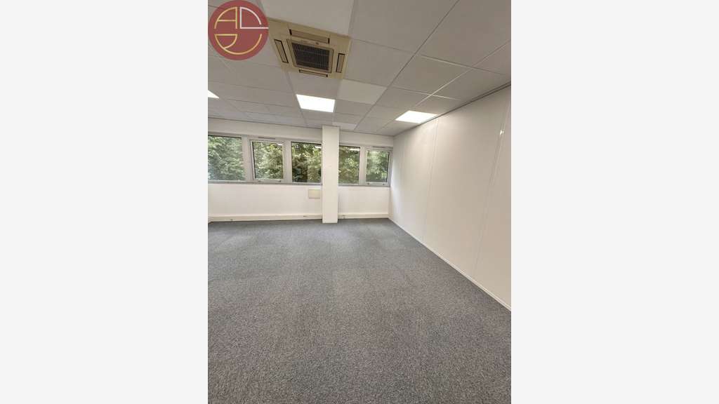 A louer bureaux 150m² Zone Eurocentre