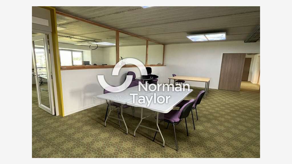 A louer bureaux 305m² divisibles Castelnau-le-Lez