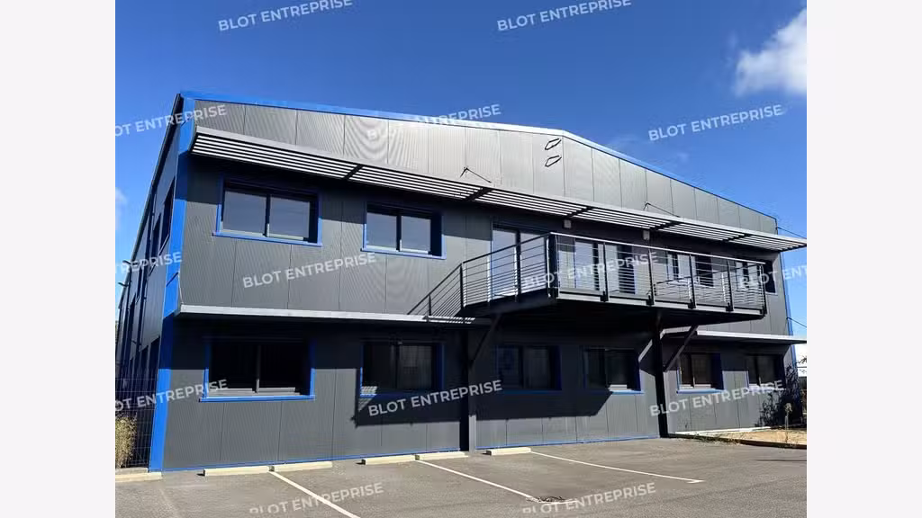 A louer bureaux avec stockage 590m² Caudan Kerpont