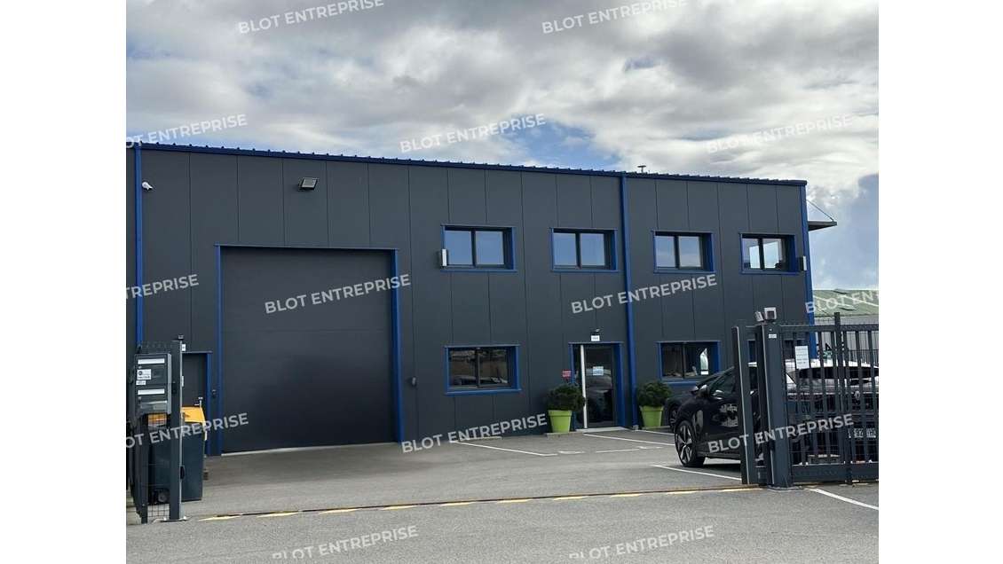 A louer bureaux avec stockage 590m² Caudan Kerpont