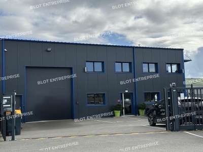 A louer bureaux avec stockage 590m² Caudan Kerpont