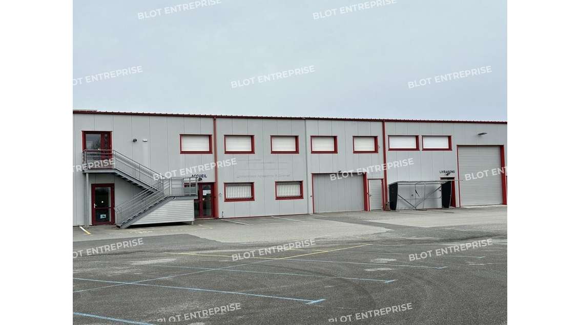 A louer bureaux avec stockage 1430m² à Caudan