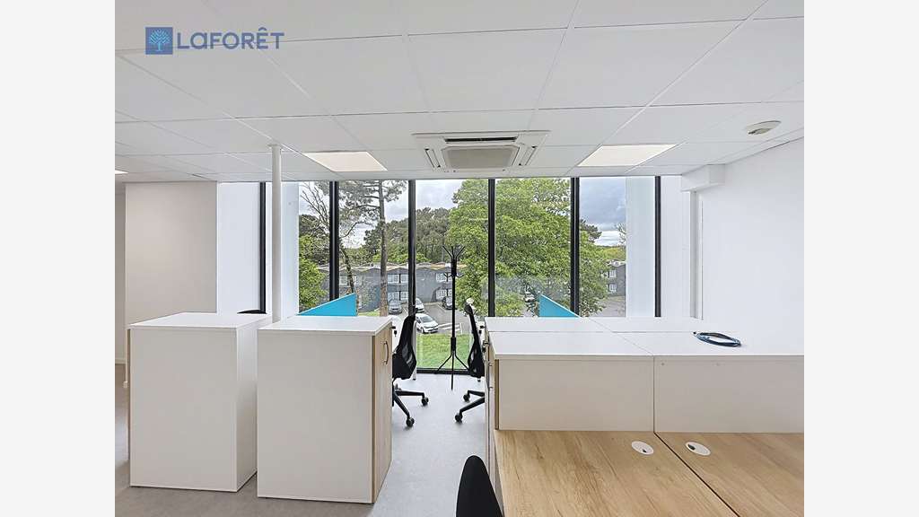A louer bureaux 121m² R+2 à Caudan 