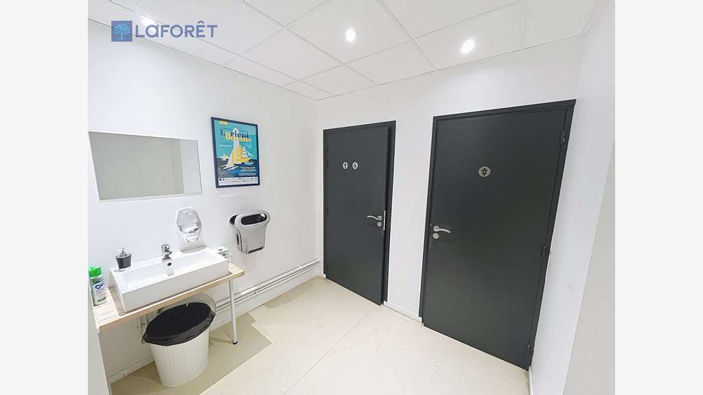 A louer bureaux 121m² R+2 à Caudan 