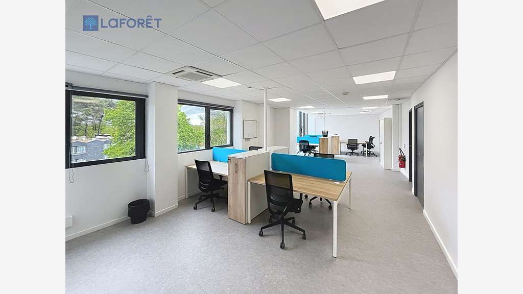 A louer bureaux 121m² R+2 à Caudan 
