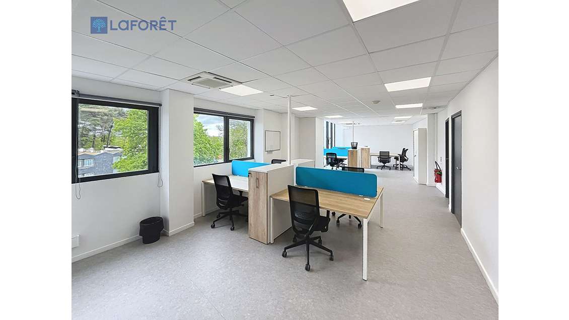 A louer bureaux 121m² R+2 à Caudan 