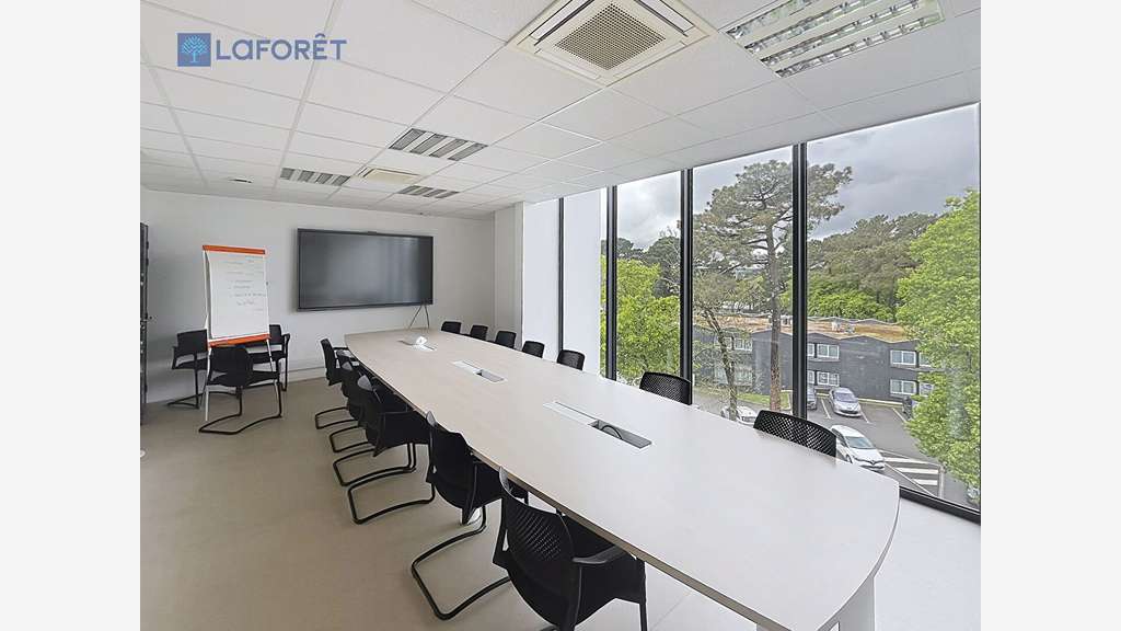 A louer bureaux 121m² R+2 à Caudan 