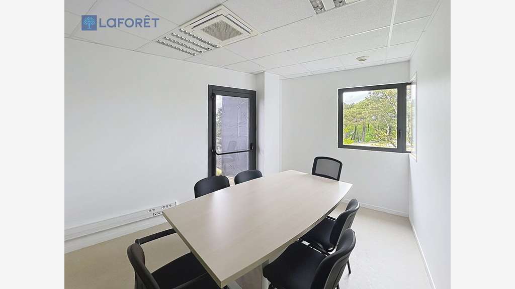 A louer bureaux 89m² R+3 à Caudan