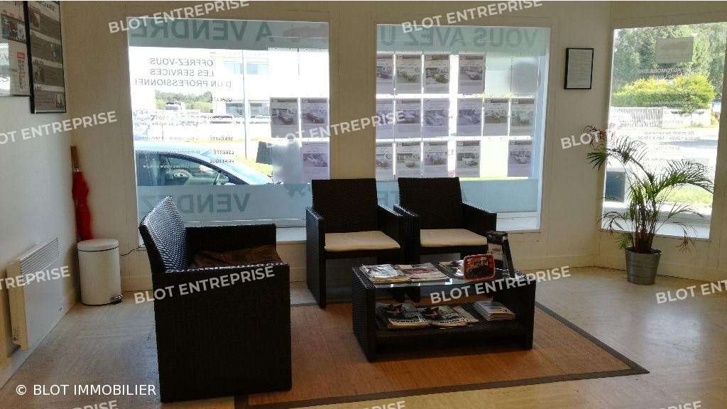 A louer bureaux 60m² proche voie express à Caudan