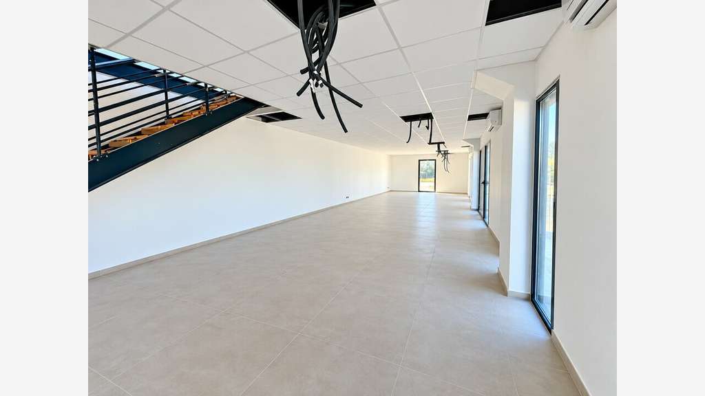 Bureaux récents 178m² à louer à Cavaillon