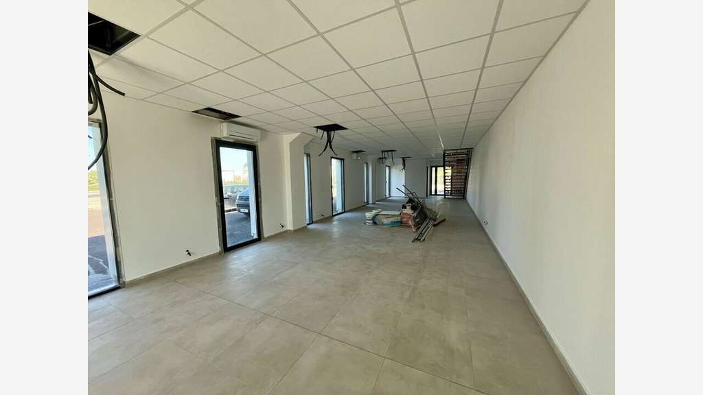 Bureaux récents 178m² à louer à Cavaillon