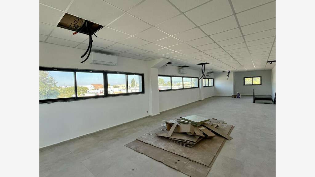 Bureaux récents 178m² à louer à Cavaillon