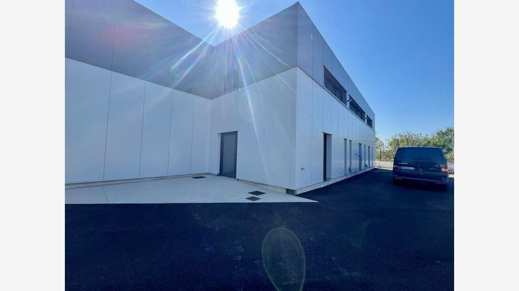 Bureaux récents 178m² à louer à Cavaillon