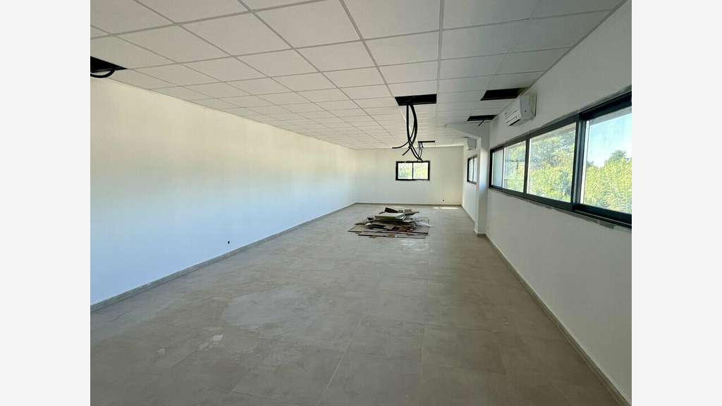Bureaux récents 178m² à louer à Cavaillon