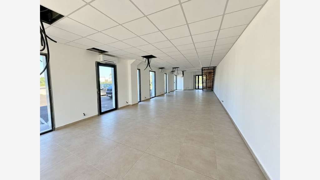 Bureaux récents 178m² à louer à Cavaillon