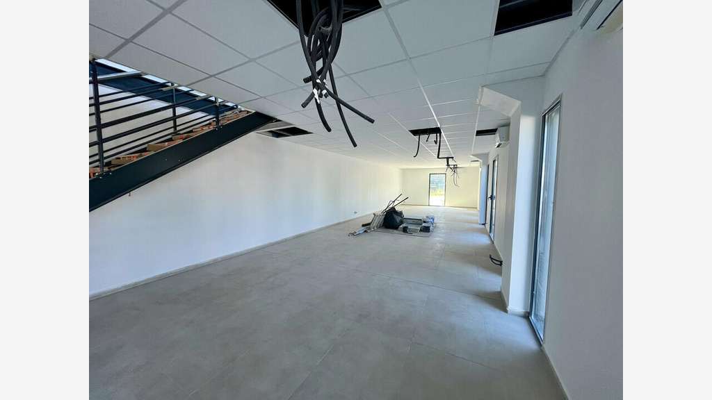 Bureaux récents 178m² à louer à Cavaillon