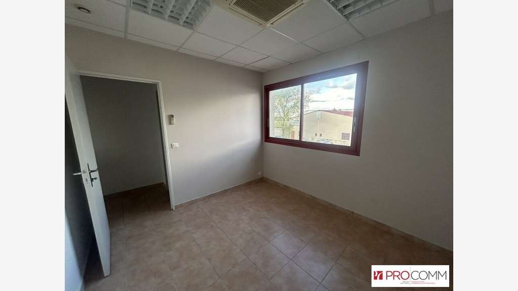 Bureaux 60m² 3 pièces R+1 à louer à Cavaillon