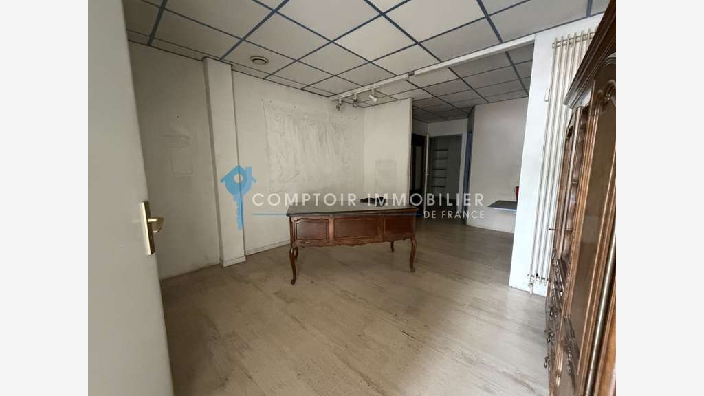 LOCAL A USAGE DE BUREAUX