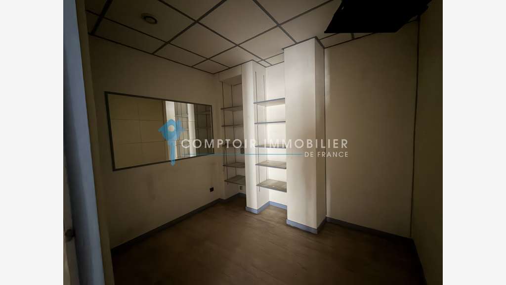 LOCAL A USAGE DE BUREAUX