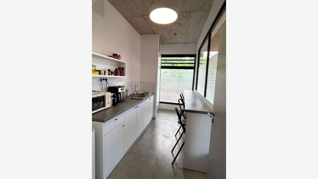 A louer bureaux aménagés 76m² RDC à Cayenne
