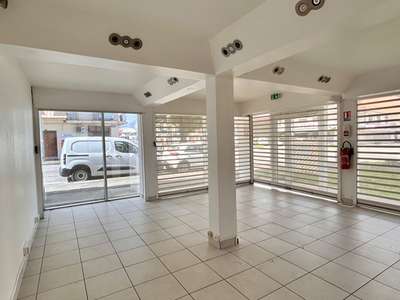 A louer bureaux 52m² RDC en angle à Cayenne
