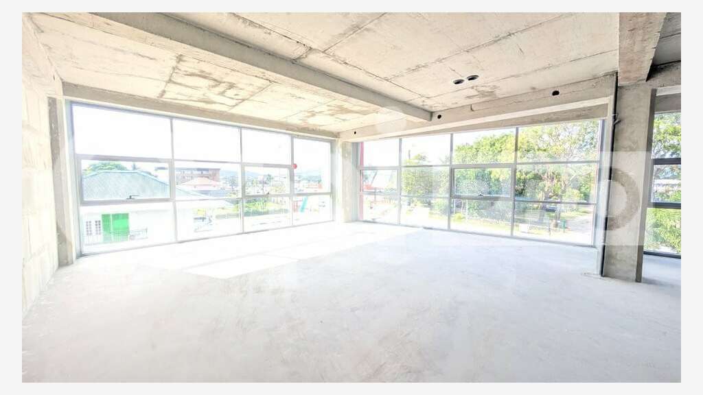 A louer bureaux 191m² Cayenne empl stratégique