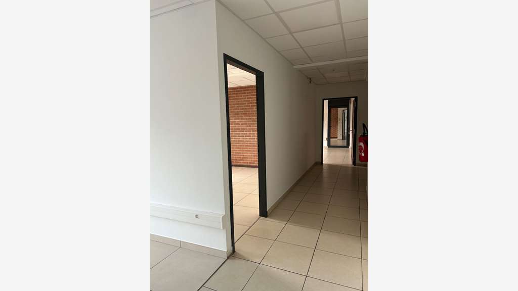 A louer bureaux 287m² à Cayenne zone Collery