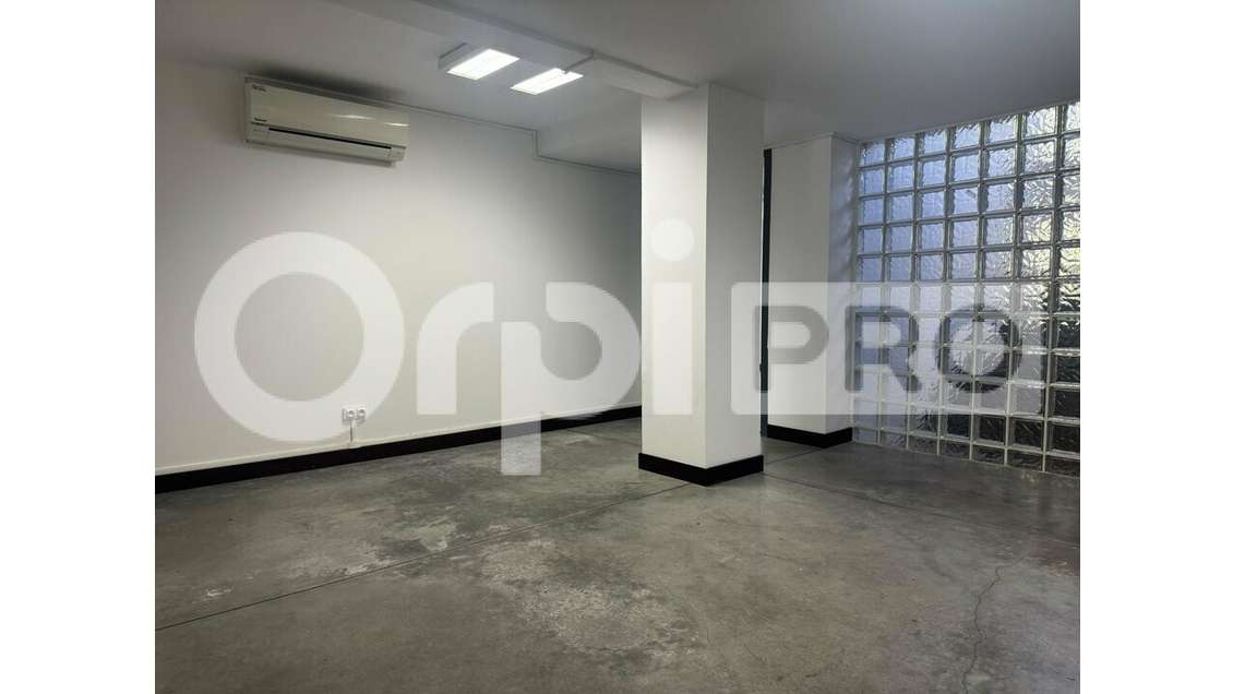 Bureau 70m² RDC lumineux à louer à Cayenne 