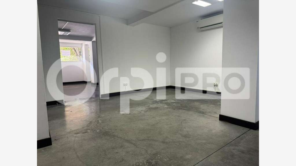 Bureau 70m² RDC lumineux à louer à Cayenne