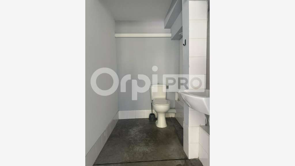 Bureau 70m² RDC lumineux à louer à Cayenne