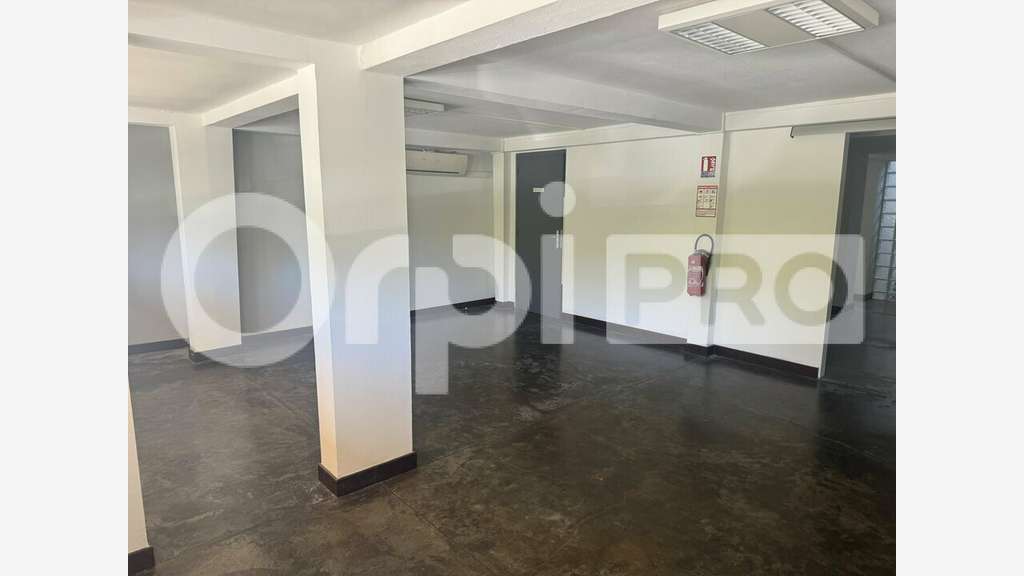 Bureau 70m² RDC lumineux à louer à Cayenne