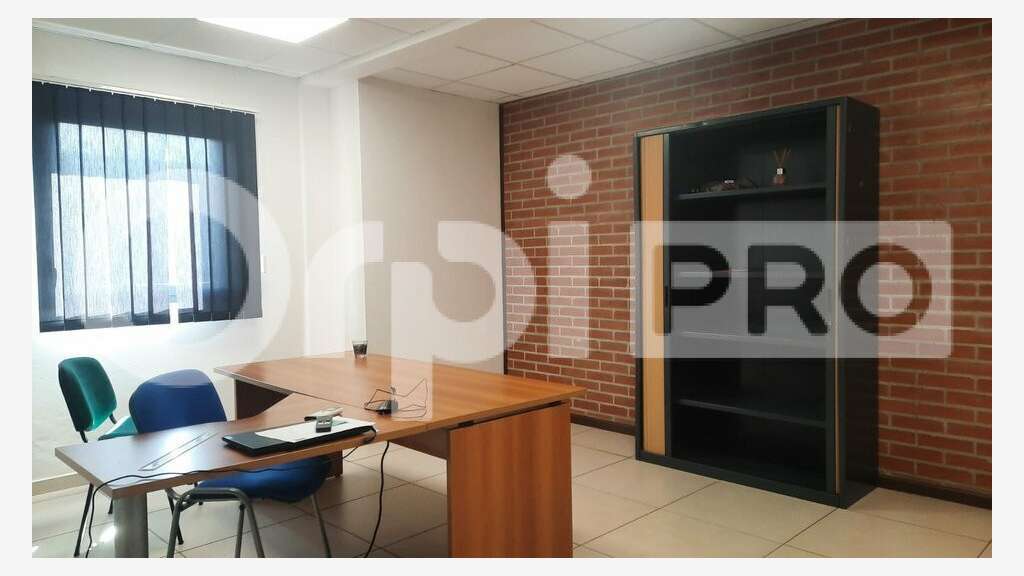 Location bureaux sécurisés 188m² parkings Cayenne