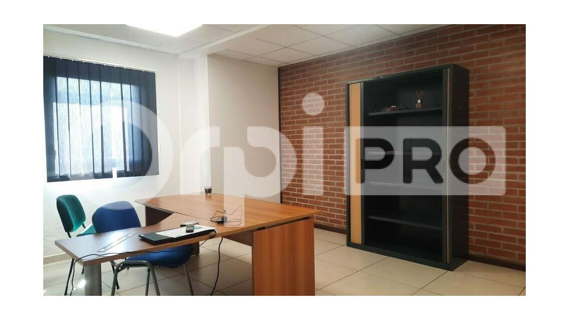 Location bureaux sécurisés 188m² parkings Cayenne