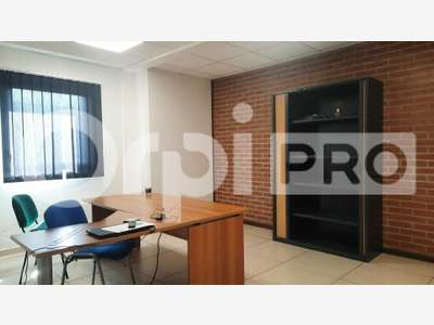 Location bureaux sécurisés 188m² parkings Cayenne