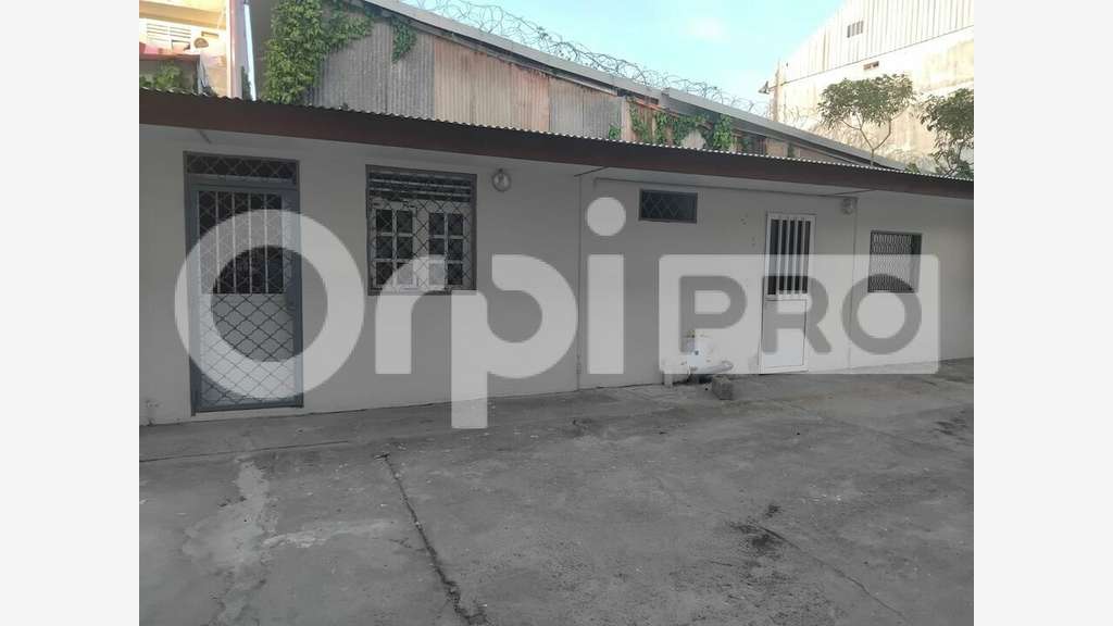 Local commercial 58m² à louer à Cayenne