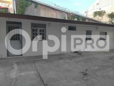 Local commercial 58m² à louer à Cayenne 