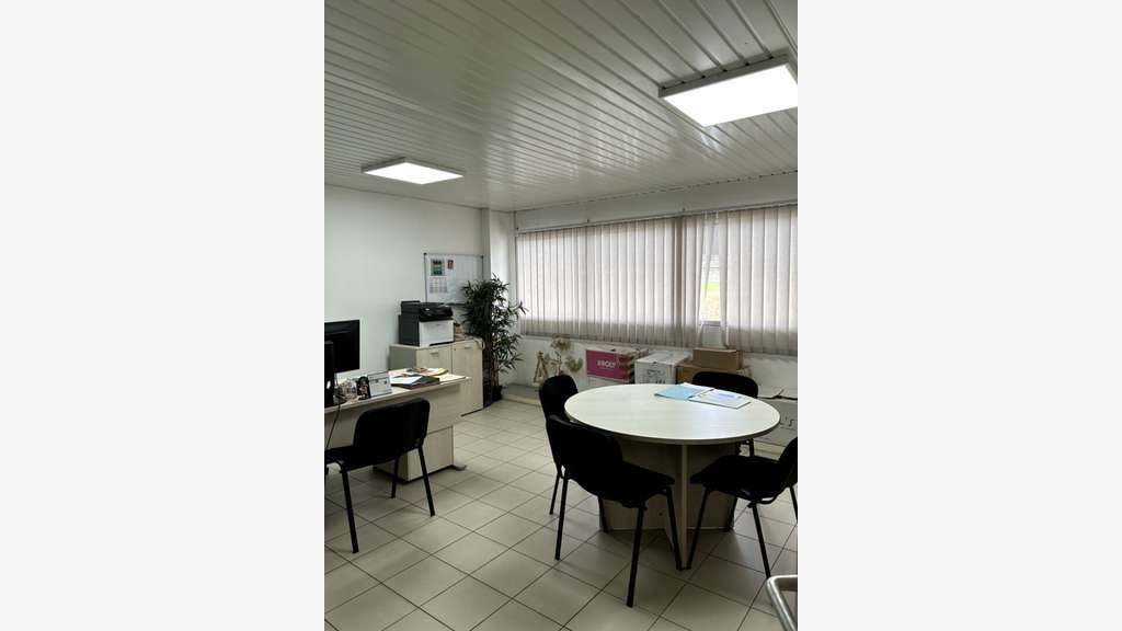 A louer bureaux 340m² à Cayenne Dégrad des Cannes